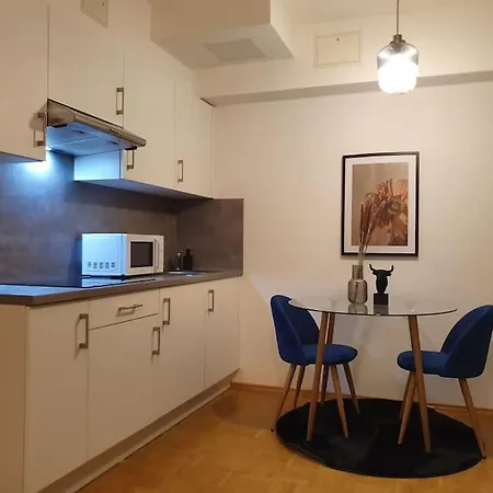 Designerwohnung In *
